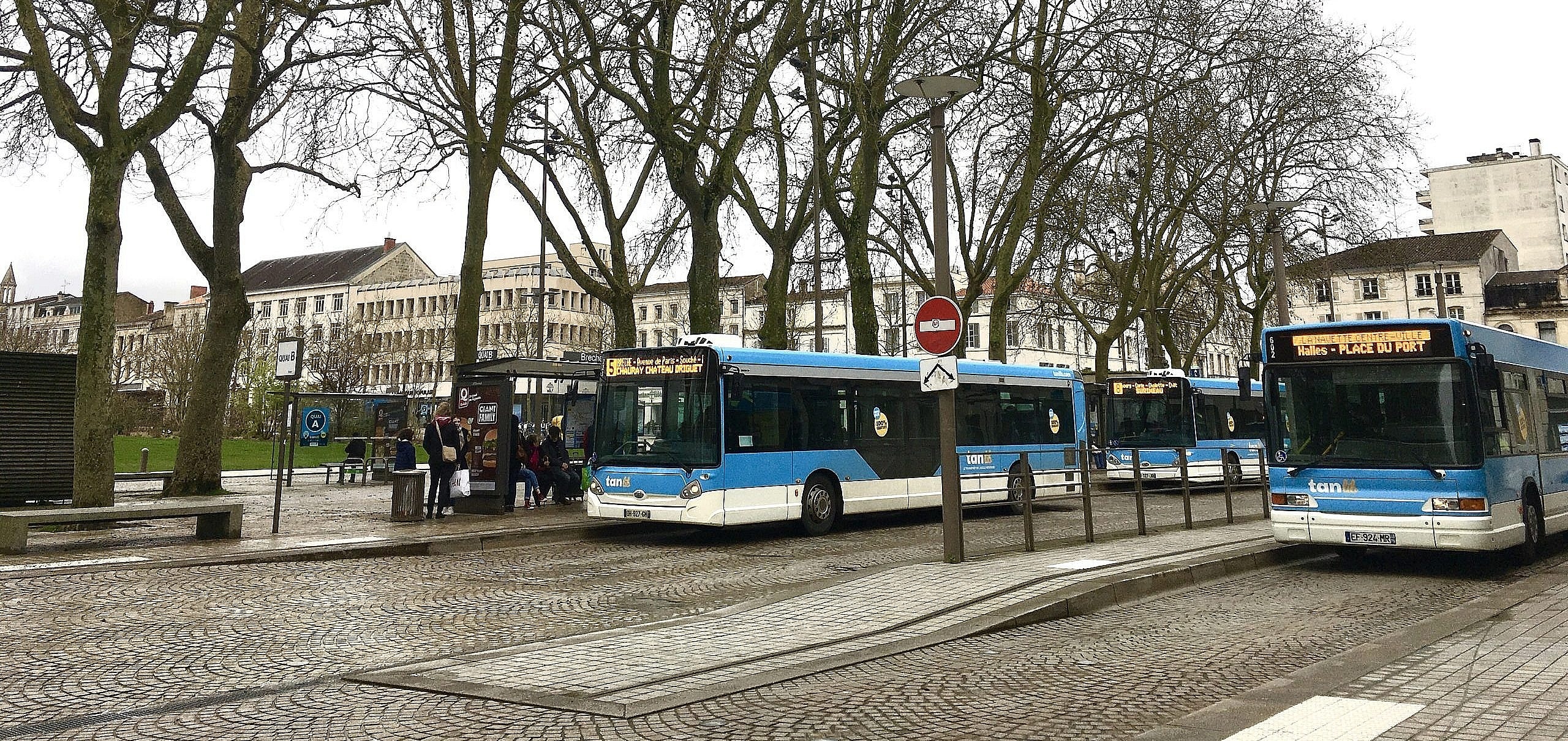 Marche pour le climat : une enquête sur la gratuité des bus à Niort