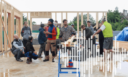 Construction paille : un chantier-école pour se former