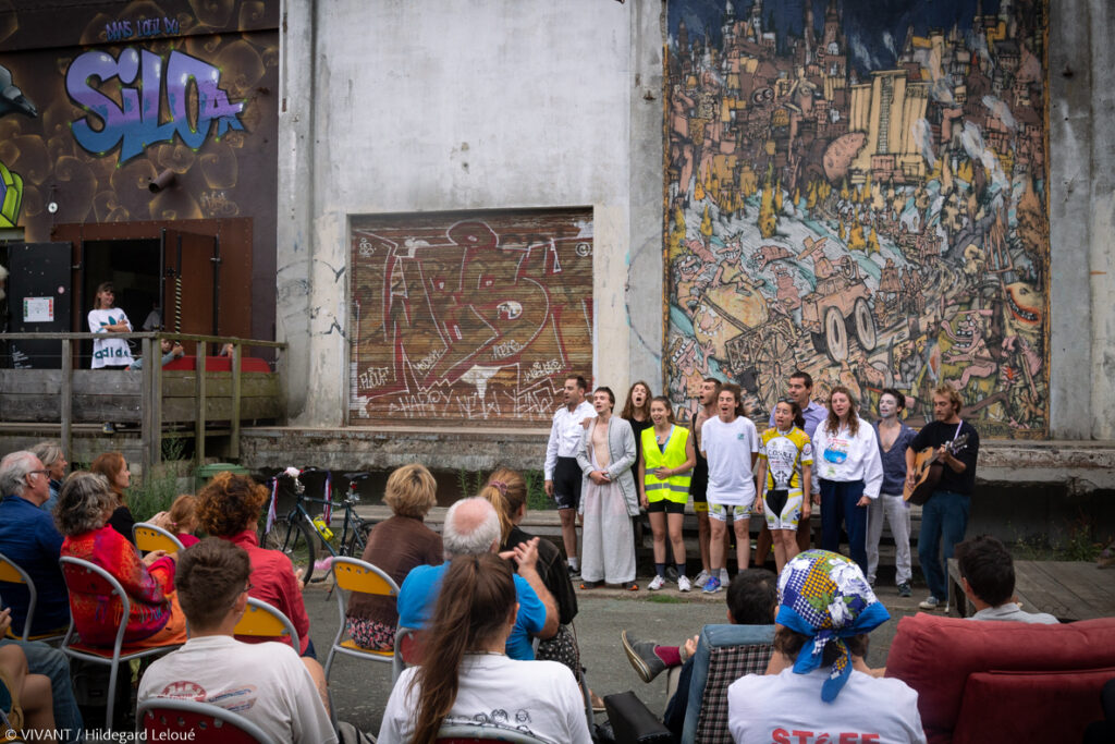 Les gaillardes spectacle-Pour sa première représentation, la troupe se produit devant un public de 80 spectateurs environ