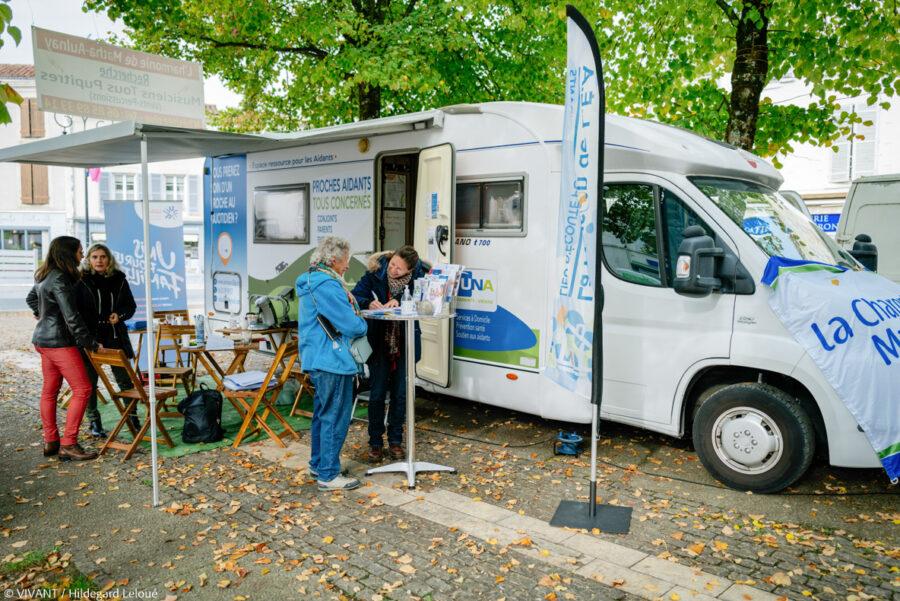 Le Bus de LEA soutien aidants familiaux