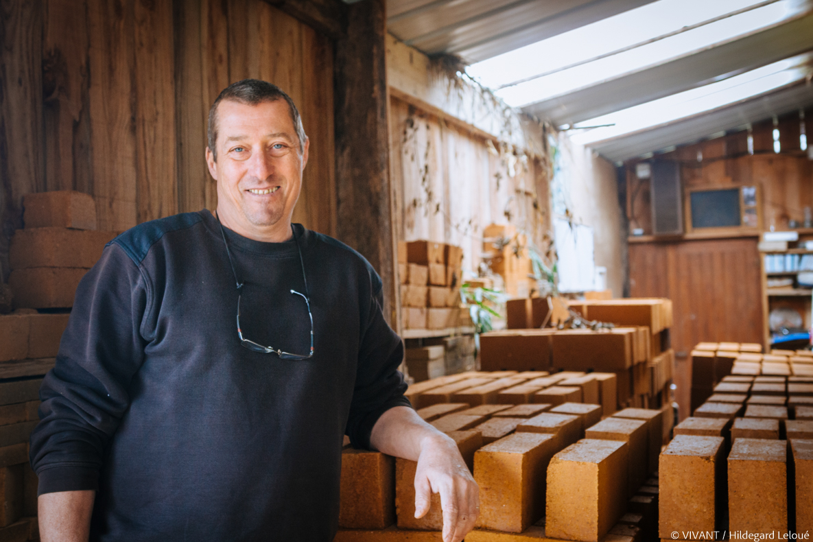 Bio-construction, les pouvoirs de la terre crue