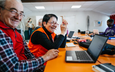 Des ateliers d’entraide pour combler la fracture numérique