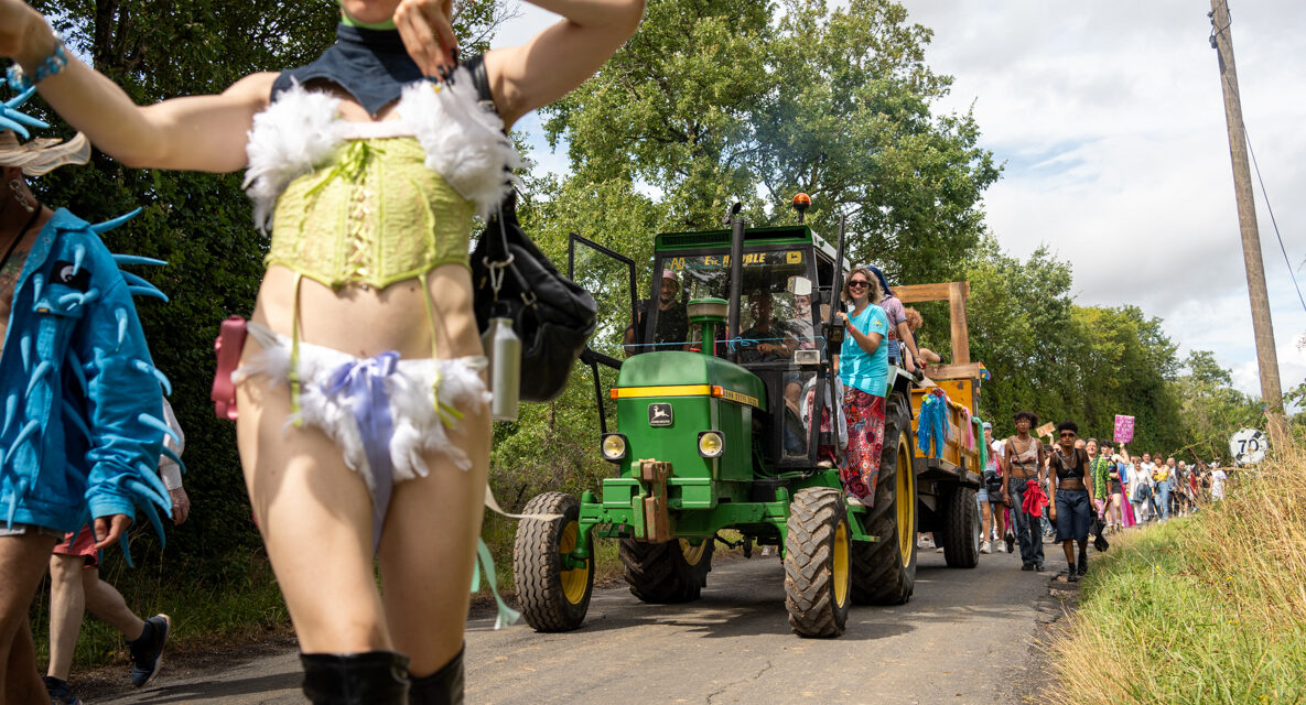 Marche des Fiertés Rurales Chenevelles défilé