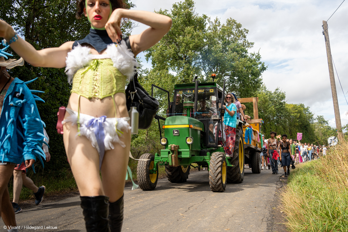 Marche des Fiertés Rurales Chenevelles défilé